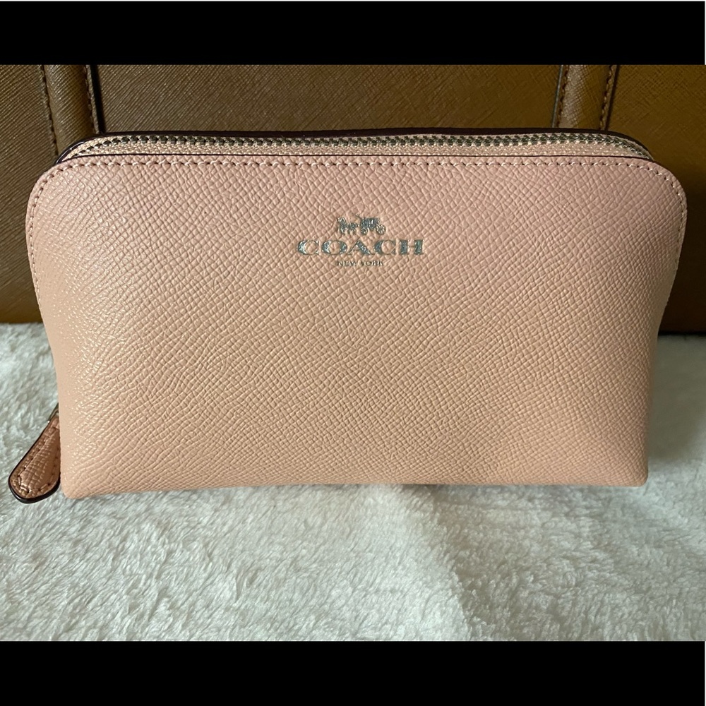 Coach Silver/Petal Cosmetic Case 17 in Crossgrain Leather NWT